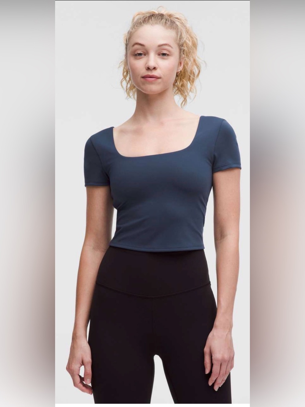 Lululemon Wunder Under SmoothCover Square-Neck T-Shirt – Size 10 – Club Blue